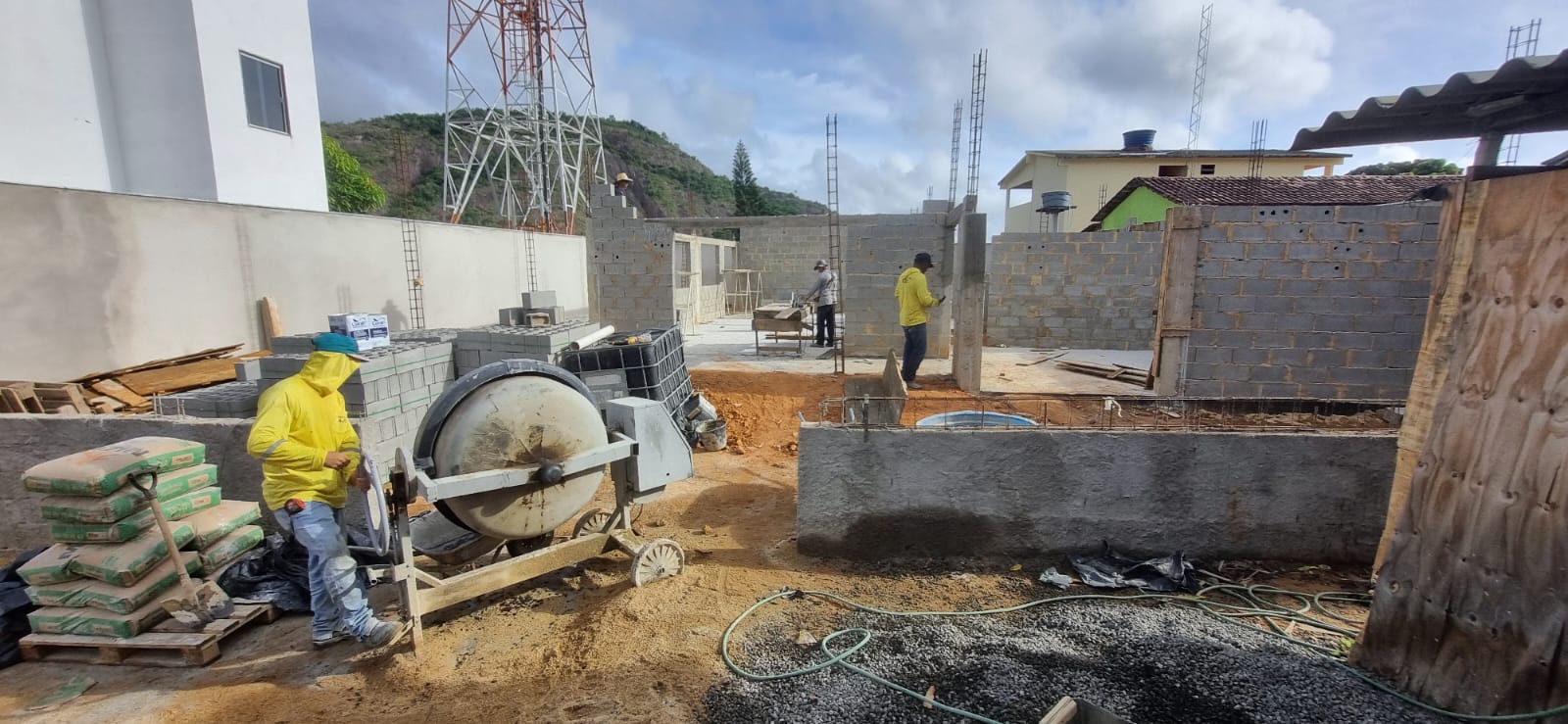 Imagem da notícia: Obras de construção da Capela Mortuária seguem em ritmo acelerado