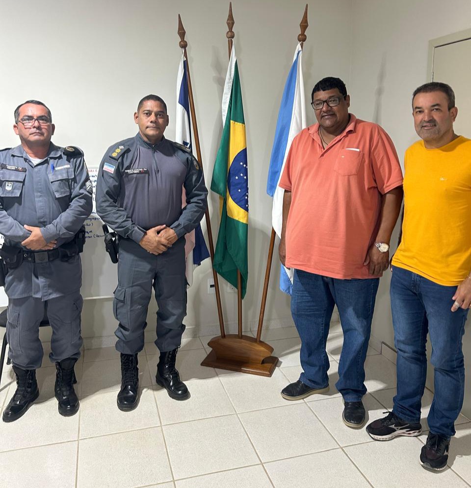 Comandantes da Polícia Militar se reúnem com prefeito e secretário para discutir segurança pública no município